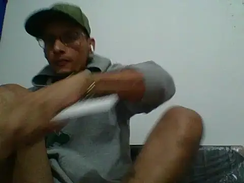 Snapshot of bluc96cm chatting on September 19, 3:54 am bluc96cm online show from September 19, 3:54 am