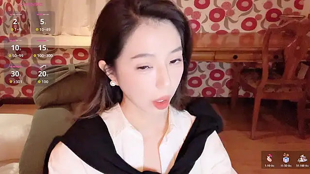 miss-lin online show from December 16, 1:04 pm