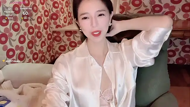 Snapshot of miss-lin chatting on December 3, 1:32 pm miss-lin online show from December 3, 1:32 pm