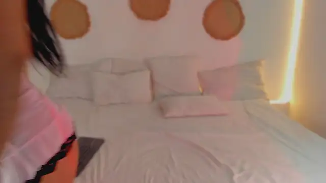 Snapshot of AliisonWells chatting on November 12, 9:18 pm AliisonWells online show from November 12, 9:18 pm