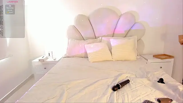 AliisonWells online show from April 5, 8:37 pm