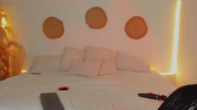 Snapshot of AliisonWells chatting on November 24, 9:26 pm AliisonWells online show from November 24, 9:26 pm