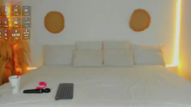 Snapshot of AliisonWells chatting on November 1, 1:01 am AliisonWells online show from November 1, 1:01 am