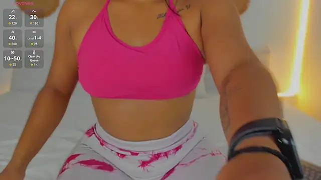 Snapshot of AliisonWells chatting on October 24, 9:14 pm AliisonWells online show from October 24, 9:14 pm