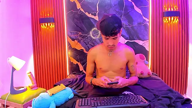 Lucky boys  X online show from February 16, 4:49 pm