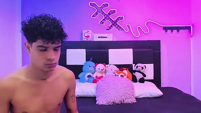 Lucky boys  X online show from May 28, 1:06 pm