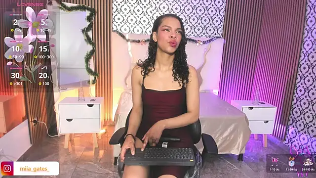 Miagates tay online show from December 3, 3:40 am