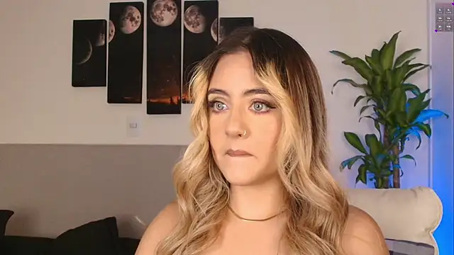 MaryMoon  online show from November 30, 2:01 am