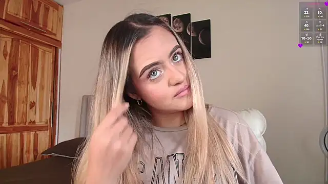 MaryMoon  online show from April 9, 5:41 pm