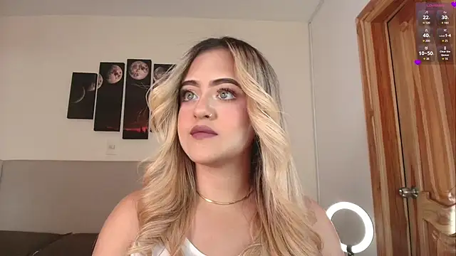 MaryMoon  online show from April 10, 6:15 pm