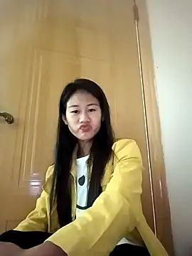 Snapshot of luy-xinh02 chatting on September 19, 2:37 am luy-xinh02 online show from September 19, 2:37 am