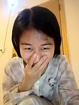 Snapshot of luy-xinh02 chatting on October 5, 1:13 pm luy-xinh02 online show from October 5, 1:13 pm