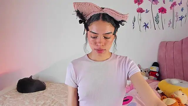maddy parker   online show from May 14, 8:06 pm