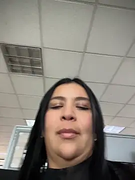 IrisDuvall online show from April 22, 7:42 pm