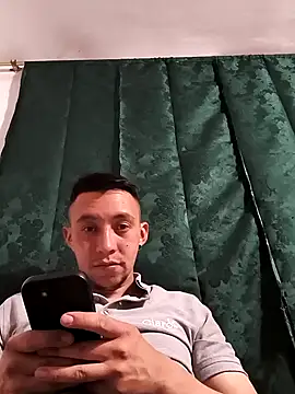 Snapshot of eslabon19 chatting on December 4, 2:21 am eslabon19 online show from December 4, 2:21 am