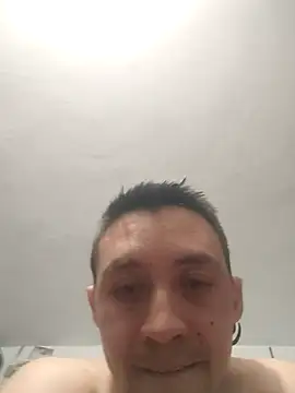 Snapshot of eslabon19 chatting on September 30, 4:07 am eslabon19 online show from September 30, 4:07 am