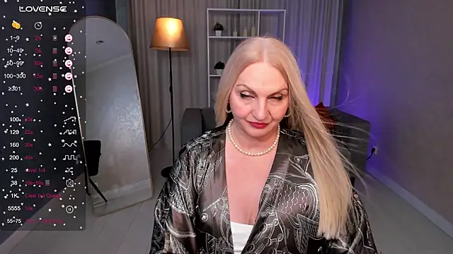 Nina Devillle online show from November 3, 2:53 pm