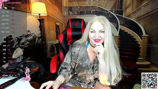 Nina Devillle online show from April 5, 1:45 am