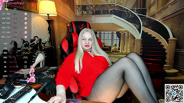 Nina Devillle online show from March 6, 8:04 pm