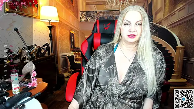 Nina Devillle online show from May 21, 12:02 pm