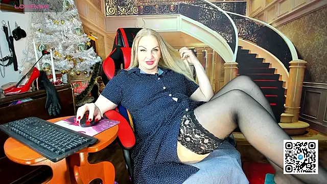 Nina Devillle online show from January 14, 8:40 am