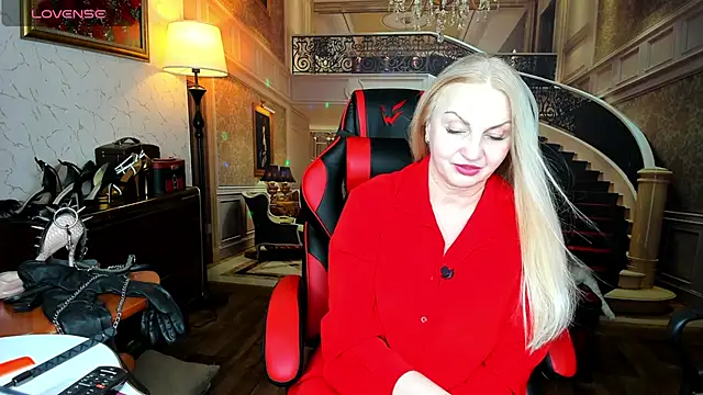 Nina Devillle online show from February 17, 11:35 pm