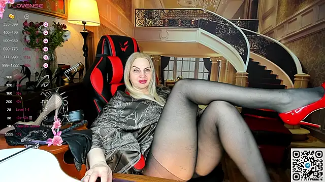 Nina Devillle online show from March 18, 10:43 pm