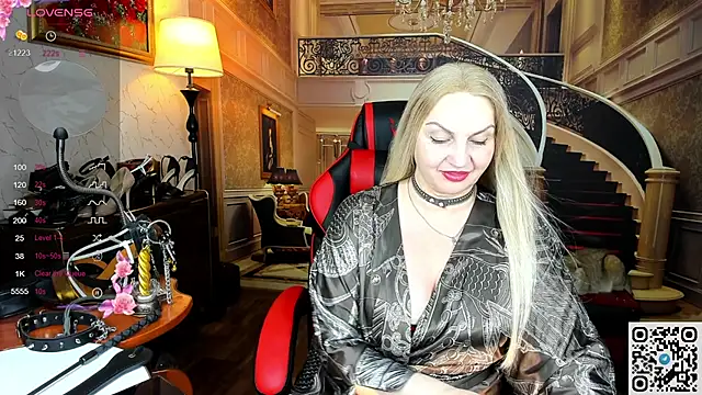 Nina Devillle online show from April 23, 7:59 pm