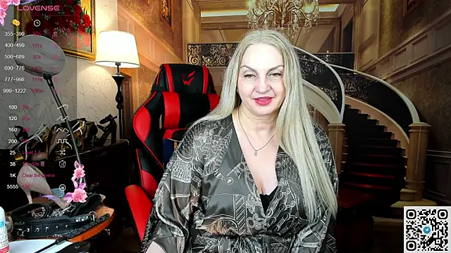 Nina Devillle online show from May 25, 2:00 am