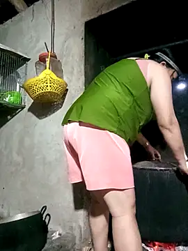 riso-00 online show from March 31, 1:46 pm