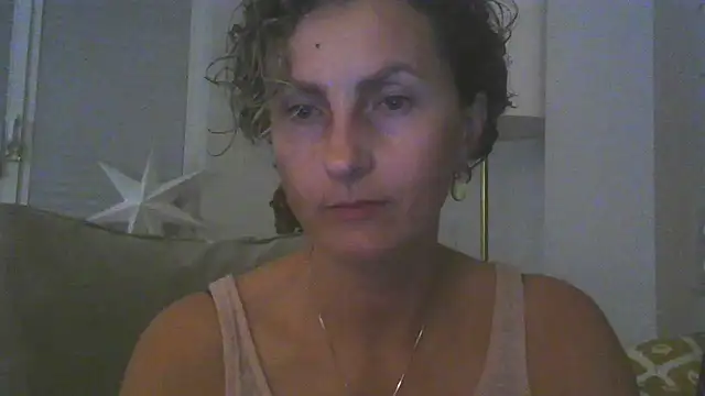 Snapshot of Sylira chatting on July 20, 12:51 am Sylira online show from July 20, 12:51 am