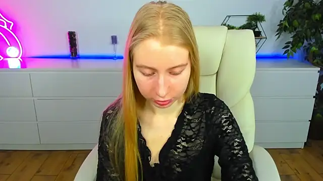 Alina Blonde online show from March 19, 6:35 am