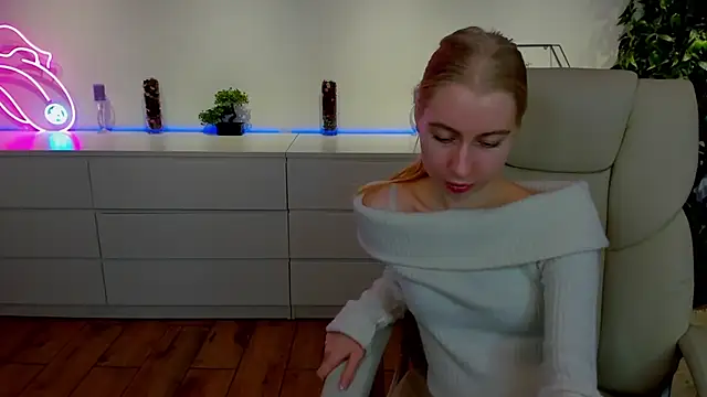 Alina Blonde online show from November 2, 6:40 am