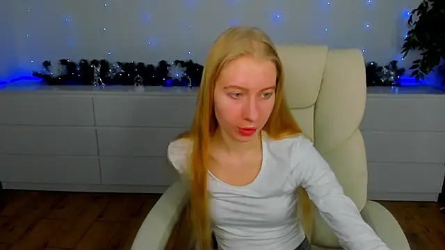 Alina Blonde online show from December 23, 6:34 am