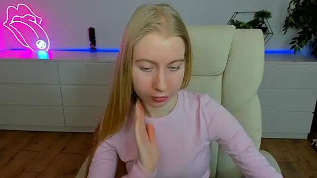 Alina Blonde online show from February 24, 6:36 am