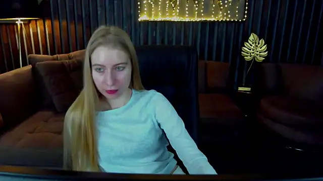 Alina Blonde online show from March 21, 6:36 am