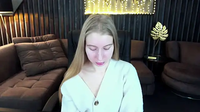 Alina Blonde online show from March 29, 5:42 am