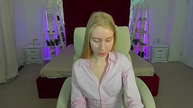 Alina Blonde online show from April 12, 6:05 am