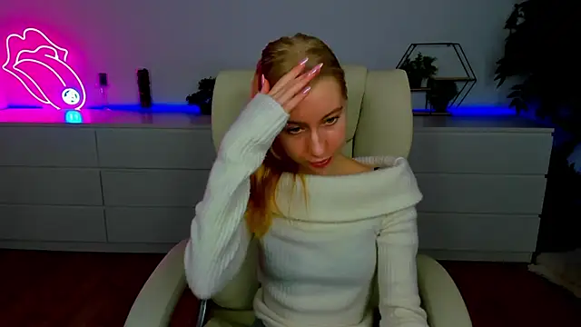 Alina Blonde online show from November 13, 6:50 am