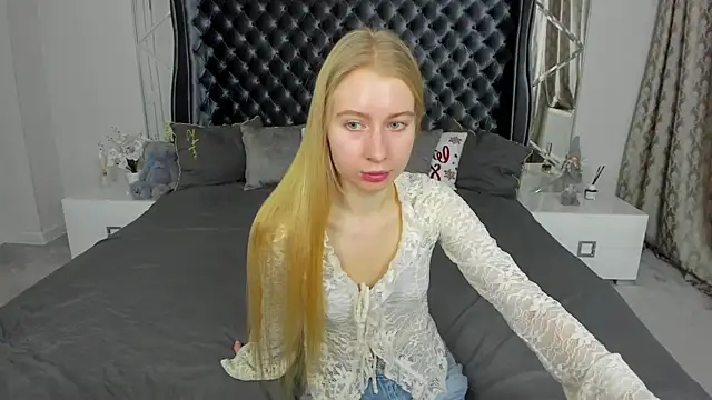 Alina Blonde online show from March 11, 6:40 am