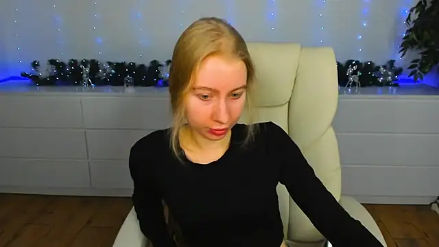 Alina Blonde online show from December 16, 6:39 am