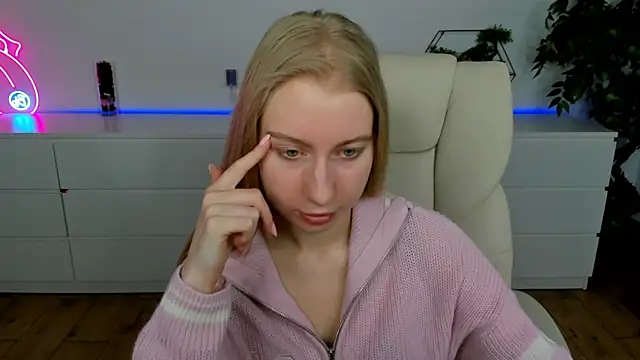 Alina Blonde online show from March 4, 6:32 am