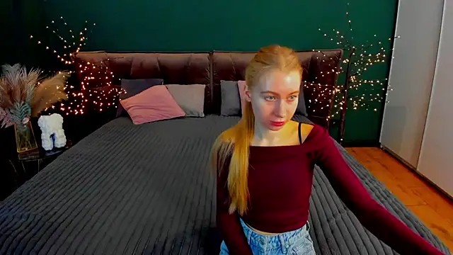 Alina Blonde online show from November 16, 6:40 am