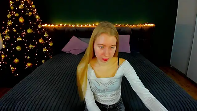Alina Blonde online show from December 4, 6:34 am