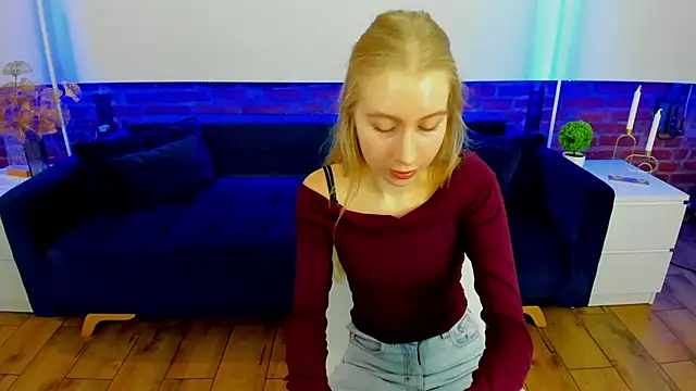 Alina Blonde online show from October 29, 6:34 am