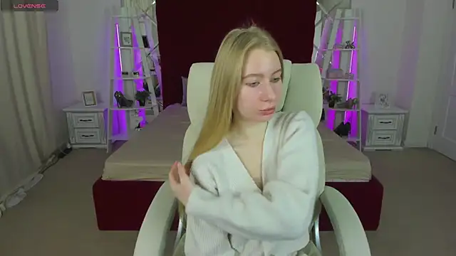 Alina Blonde online show from April 23, 5:36 am