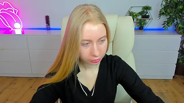 Alina Blonde online show from February 22, 6:38 am