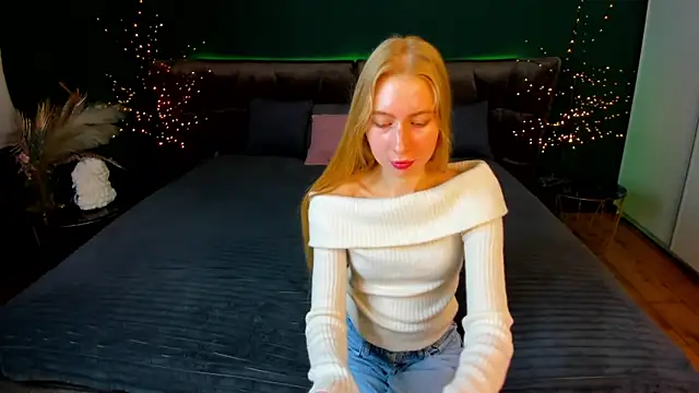 Alina Blonde online show from October 25, 6:34 am