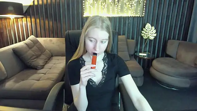 Alina Blonde online show from May 11, 2:56 pm