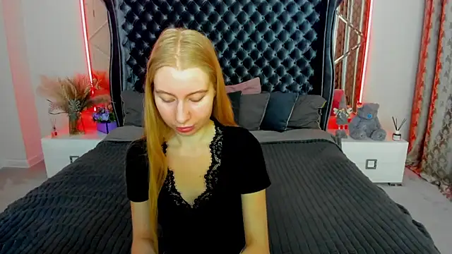 Alina Blonde online show from May 29, 5:35 am
